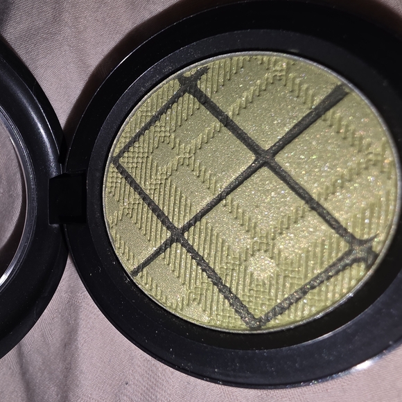 Green Eyeshadow Palette - Picture 1 of 5